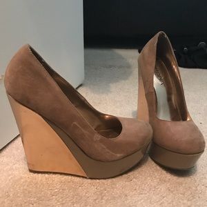 Tan & Gold Wedges